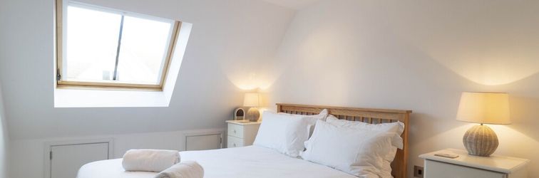 Khác Adelaide Place