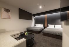 Others 3 GRAND BASE Hakata Premium