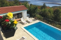 Others Holiday Home-big Swimming Pool-amazing Views