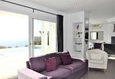 其他 4 Excellent Seafront Villa in Cala Pi