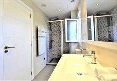 其他 5 Excellent Seafront Villa in Cala Pi