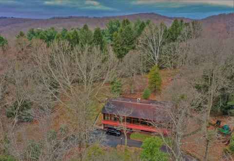 Others Unique and Secluded Country Estate Near Pittsburgh