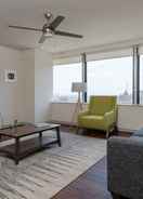 Imej utama CozySuites | TWO Stylish 2BR Condo on Elm St.