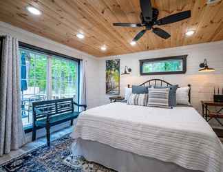 Others 2 Sugar Hill Newly Remodeled Includes Fully Supplied Kitchen and Hot Tub by Redawning