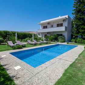 メイン イメージ 1 Euphoria Home for 6 with pool and garden, 아르카디 수도원 호텔