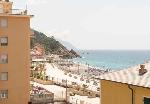 Others Deiva Marina Sea View Flat with Garage