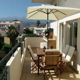 Primary image 1 ชาเนียสเตย์สานทรัลอพาร์ทเมนท์, โรงแรม & ที่พัก Mitropoleos Square