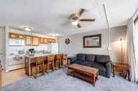 Others Waikiki Banyan High Level With Private Lanai 1 Bedroom Condo by Redawning