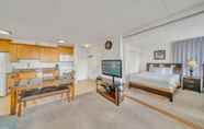 Others 7 Waikiki Banyan High Level With Private Lanai 1 Bedroom Condo by Redawning