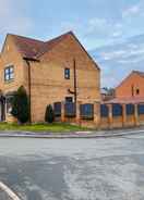 Primary image 4-bed House With Private Garden in Barnsley!