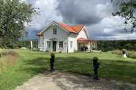 Others Rustic Luxury Lakeside House Transformed Chapel