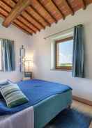 Room Charming 10 pax Villa in Cortona With Private Pool