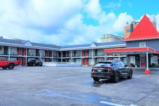 Others Choice Inn by the Falls