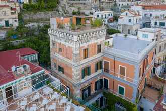 Others 4 Upscale Central Amalfi Apartment In 19th-century Building