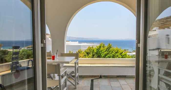 Others Home with View of Agios Ioannis in Tinos