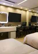 Bilik Hapjeong Circle Hotel