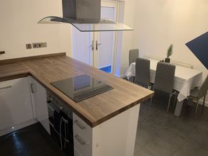 Lainnya 4 4 bedroom worker property parking