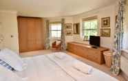 Others 6 Solent Landing Pet Friendly Bembridge Beachside Holiday Home for 6