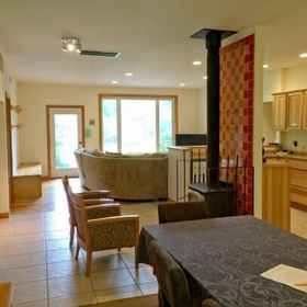 Room 1 Mt Baker Lodging Cabin 70 - Sleeps 8, Whatcom County Hotels