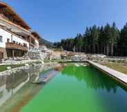 อื่นๆ 5 Luxurious Chalet in Neukirchen Near Wildkogel Ski Arena