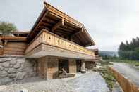 Lain-lain Luxury Chalet with 2 Bathrooms near Small Slope