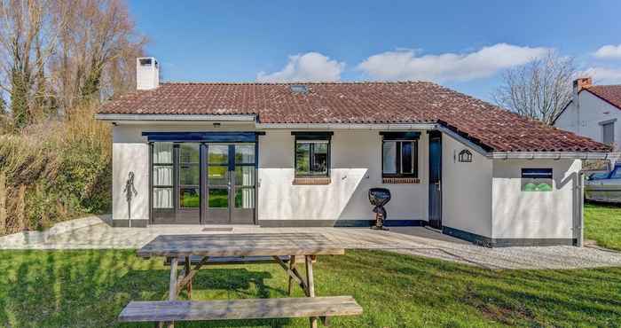 Others Inviting Holiday Home in Heuvelland With Garden