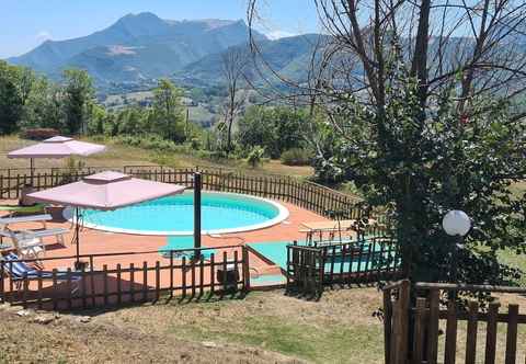 Lainnya Inviting Holiday Home in Serra Sant'abbondio With Garden