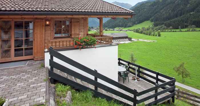 Lainnya Ritzy Chalet in Wald-königsleiten With Indoor Pool