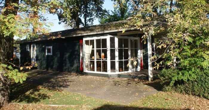 Others Cosy Forest Chalet in Voorthuizen With Indoor and Outdoor Pool