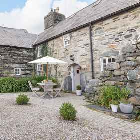 Primary image1Bwthyn Canol,Llanfair飯店