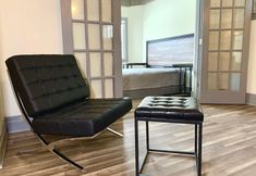 Others 4 The Aquarium Chateau - With Private Yard & Parking, Near Falls, Casino by Niagara Hospitality