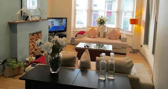 Others A Large, Beautifully Styled Home in Brighton Sleeps12