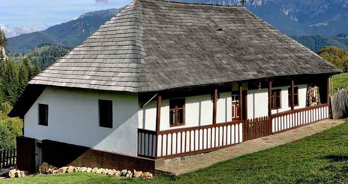 Others Charming Traditional House in a Pristine Location