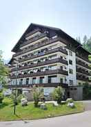 Bahagian luar Cosy Holiday Home in bad Goisern With Balcony