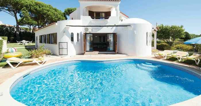 Others Modern Holiday Home in Quarteira With Swimming Pool