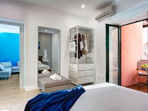 Others 4 Lovely Apartment in Sorrento With Balcony