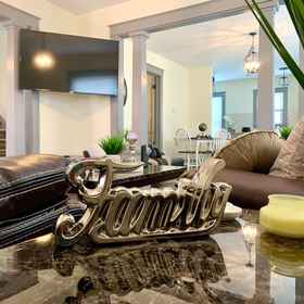 Primary image1The Hennepin House-Private Yard &Parking,尼亚加拉县別墅