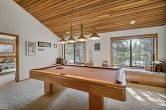 其他 4 8 Crag Home with Private Indoor Hot Tub, Bike is Provided for Outdoor Activities by RedAwning