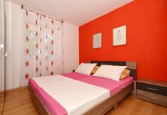 Others 4 A - Large apt With big Terrace, Next to the Beach