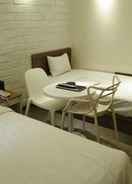 Room Sinchon Reem