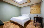 อื่นๆ 5 Gwangju Sinandong Hotel Napoli