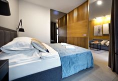 Others 4 Mennica Residence