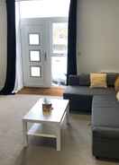 Primary image La Fontaine Court Apartments by Aldershot Short Stays