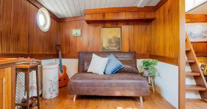 อื่นๆ Beautiful Spacious Houseboat in Kerkdriel Near Lakebeach