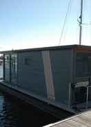 ภาพหลัก Beautiful Houseboat in the Harbour of Volendam Near Centre