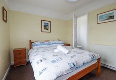 Lainnya 4 The Three Tees