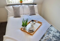 Others 7 Large 5 Bed House / Wolverhampton + Parking