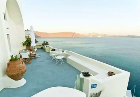 Others Hanging at the top of the world