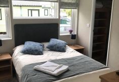 Others 4 Beautiful and Tranquil Lakeside Lodge - Sleeps 5