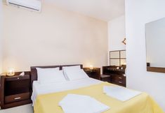 기타 3 Andronikis House